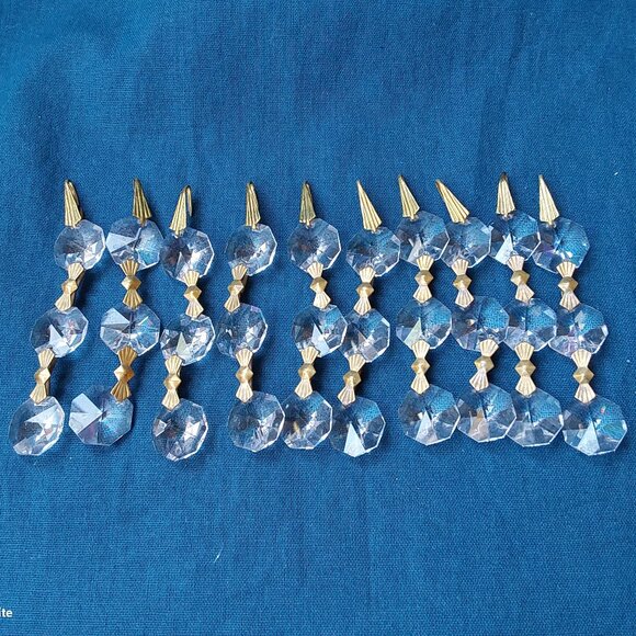 Vintage chandelier crystals for upcycling and repurposing brass connectors - Picture 1 of 9